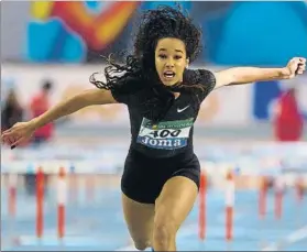  ?? EFE ?? María Vicente, en las vallas de su excelente concurso de heptatlón, con récord de España