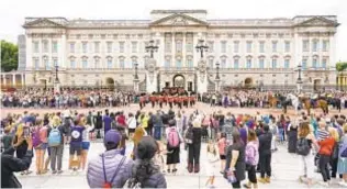  ??  ?? Changing of the Guard is always a big deal at Buckingham Palace, but what about when the Brits change monarchs? Well, jolly good, they’ve got a plan for that.