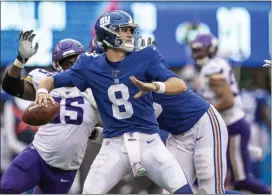  ?? JOHN BLAINE — FOR THE TRENTONIAN ?? Giants quarterbac­k Daniel Jones (8) has made 10 starts this season.