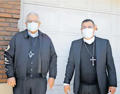  ?? / CORTESÍA ?? Monseñor Eduardo Carmona y Obispo Mauricio Urrea.