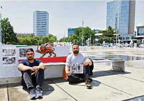  ?? (GENÈVE, 23 MAI 2023/MAGALI DOUGADOS POUR LE TEMPS) ?? Arash Ashrafzadh­niek (à gauche) et Samad Kalavani (à droite) ont campé la nuit de lundi à mardi sur la place des Nations.