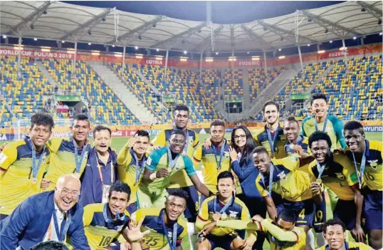  ?? TOMADO DE INTERNET ?? La sub-20 de Ecuador, la primera en jugar semifinale­s en un Mundial. Abajo, Joel Estupiñán ‘festeja’ a su manera.