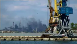  ?? (Photo AFP) ?? L’usine Azovstal a été bombardée ces derniers jours, alors que de nombreux civils et militaires ukrainiens sont encore bloqués à l’intérieur.