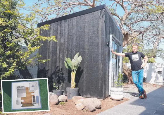  ?? Picture: RICHARD GOSLING ?? Chris Henry has started a company called Tiny Blox that sells homes just 5m x 2m. (Inset) it’s amazing what can fit inside.