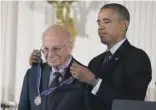  ?? EVAN VUCCI/AP ?? President Barack Obama awards Daniel Kahneman the Presidenti­al Medal of Freedom on Nov. 20, 2013.