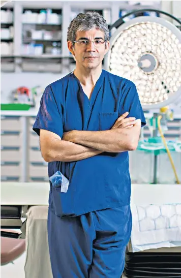  ??  ?? David Nott believes he was targeted by hackers while directing surgery in an undergroun­d Syrian hospital over Skype and Whatsapp