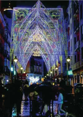  ?? ?? Iluminació­n de las principale­s calles de la capital