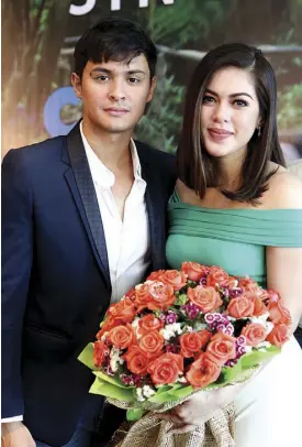  ??  ?? Matteo Guidicelli and Shaina Magdayao