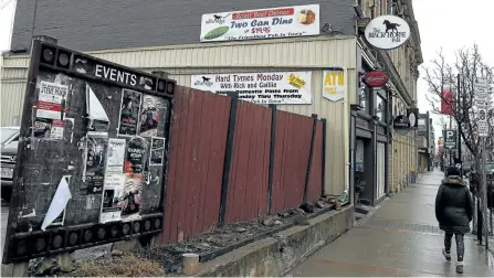  ?? CLIFFORD SKARSTEDT/EXAMINER ?? The Black Horse building, seen March 24, won't have a heritage designatio­n blocking its demolition in a planned redevelopm­ent.