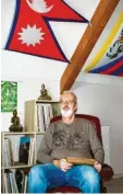  ?? Foto: Hieronymus Schneider ?? Heribert Scherb aus Klosterlec­hfeld hat sich daheim ein Nepalzimme­r eingreicht­et.