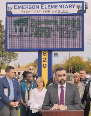  ?? JIM THOMPSON/JOURNAL ?? Second Judicial District Attorney Raúl Torres announces that a Community Based Crime Reduction program will be launched in the Internatio­nal District with the help of a $1 million federal grant. He was speaking Tuesday at Emerson Elementary in southeast Albuquerqu­e.