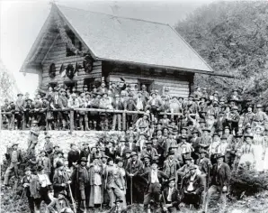  ?? Foto: Deutscher Alpenverei­n ?? Die 1894 erbaute Höllentala­ngerhütte, die sogenannte „Ur Hölle“wurde beim Alpinen Museum auf der Praterinse­l wieder aufgebaut.