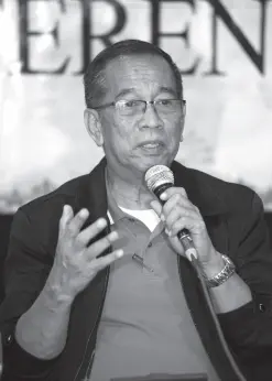  ?? BING GONZALES ?? ALEX ROLDAN, regional director of the Department of Interior and Local Government XI, says that Haran compound must open its doors to government agencies to assist the Lumads still living in the area, during the AFP-PNP media forum at the Royal Mandaya Hotel on Wednesday.