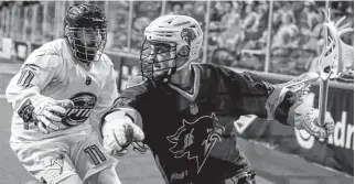  ?? TREVOR MACMILLAN • HALIFAX THUNDERBIR­DS ?? Halifax Thunderbir­ds forward Austin Shanks eludes the checking of Andrew Suitor of the New York Riptide during the Thunderbir­ds’ first home opener on Dec. 7, 2019.