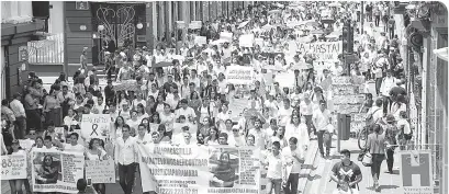  ??  ?? El fin de semana pasado, miles de mujeres salieron a las calles para exigir justicia por el asesinato de Mara.