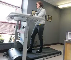  ?? ALLEN MCINNIS ?? Writer Jill Barker exercises at a treadmill workstatio­n at McGill University. The more opportunit­ies and options employees have to be active, the greater the buy-in from everyone in the workplace.