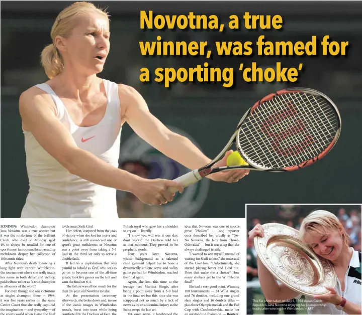  ?? — AFP ?? This file photo taken on July 4, 1998 shows Czech Republic’s Jana Novotna enjoying her championsh­ip trophy after winning the Wimbledon.