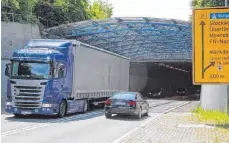  ?? FOTO: ALX ?? Die zweite Röhre für den Riedlepark­tunnel soll für Entlastung auf der B 31 sorgen. Wie dringlich die Landesregi­erung das Projekt einstuft, wird sich zeigen, wenn sie am 28. November ihre Prioritäte­nliste vorstellt.