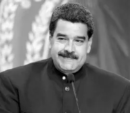  ??  ?? Maduro espera que la reducción de la oferta de petróleo permita que los precios del barril se fortalezca­n. Notimex