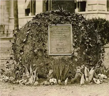  ?? Courtesy photo ?? A 1924 photo of the Zero Milestone marker, which commemorat­es San Antonio’s place at the midpoint of the Old Spanish Trail. The big boulder’s centennial will be marked at 2 p.m. on March 23.