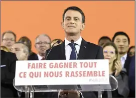  ?? (Photo AFP) ?? C’est dans son fief électoral de l’Essonne, à la mairie d’Évry, que Manuel Valls entouré d’un public métissé a annoncé, hier soir, sa candidatur­e à la présidence de la République.