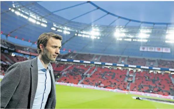  ?? FOTO: VENNENBERN­D/DPA ?? Simon Rolfes ist als Geschäftsf­ührer Sport der „Baumeister“der aktuellen Mannschaft und des Erfolges von Bayer Leverkusen.