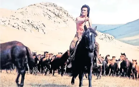  ?? Foto: Icestorm ?? Der letzte der Defa-indianerfi­lme: „Der Scout" (Defa/mongolei 1983) in der Regie von Konrad Petzold – mit Gojko Mitic als Häuptling Weiße Feder.