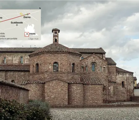  ??  ?? Le tappe L’abbazia di Santa Maria Maggiore a Lomello, tappa finale della via ricostruit­a. Nelle foto piccole, da sinistra: il santuario di Dorno (altro capolinea); il Castello di Valeggio e due scatti del percorso nel verde