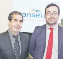  ??  ?? Ricardo Gallardo, alcalde (s) Pudahuel y Sergio Versalovic, Seremi de Energía Región Metropolit­ana.