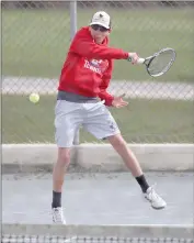  ?? Photo by Becky Polaski ?? Blake Hoffman is shown in action at third singles for the Dutchmen during Tuesday’s match against DCC.