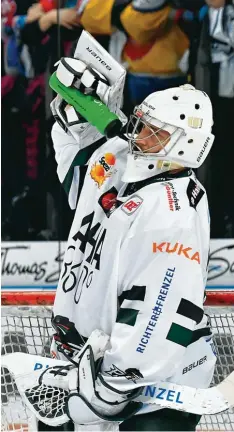  ?? Foto: Siegfried Kerpf ?? Der angeschlag­ene Jonathan Boutin musste am Sonntag seinen Platz im Panther Tor räumen. Heute wird ihn Ben Meisner vertreten.