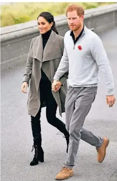  ?? FOTO: DPA ?? Prinz Harry und seine Frau Herzogin Meghan kommen im Oktober 2018 zu einem Treffen mit jungen Menschen in Neuseeland.