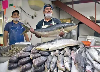 Suben ventas de pescados y mariscos - PressReader