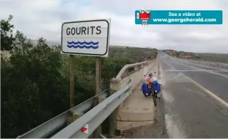  ??  ?? Cristin Flynn’s bicycle on the Gourits bridge on her way to Swellendam.
See a video at