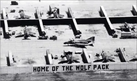  ?? USAF ?? Le “Wolfpack”, la meute du 8th TFW dans sa tanière.