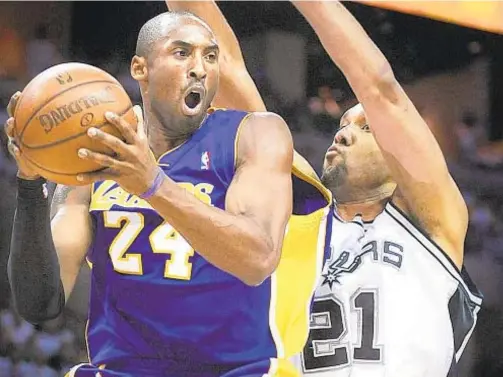  ?? GETTY ?? The late Kobe Bryant (l.) and Tim Duncan (r.), along with Kevin Garnett (not pictured) will be inducted into the Hall of Fame.