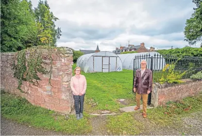  ?? Picture: Steve MacDougall. ?? Mary Birch and Stuart Nichol at Mount Ericht walled garden in Rattray.