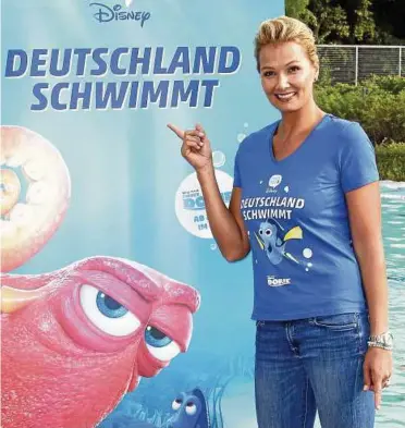  ??  ?? Franziska von Almsick hat ihre Schwimmkar­riere längst beendet. Sie ist Mutter und engagiert sich für Projekte. Foto: imago