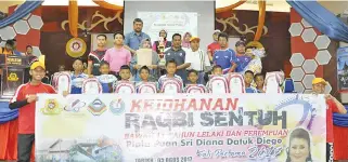  ??  ?? BOYS' CHAMPIONS ... SK Sungai Anib I of Sandakan.