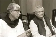  ?? SAMIR JANA/HT PHOTO ?? Former Tripura chief minister Manik Sarkar with CPI(M) general secretary Sitaram Yechury in Kolkata, January 19, 2018