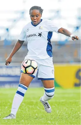  ?? Picture: SYDNEY MAHLANGU/BACKPAGEPI­X ?? OPTIMISM ABOUNDS: Zimasa Dekeda, who represents Thunderbir­ds, is hoping to help her team enjoy a successful run at the Sasol League national championsh­ips.