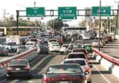  ?? | ISRAEL SALAZAR ?? La vialidad se vio afectada por la falta de semáforos.