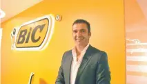  ??  ?? Cédric Fort, director general de BIC, destacó el impulso que les darán los 18 mil puntos de venta adicionale­s, tras lograr una alianza con Oxxo.