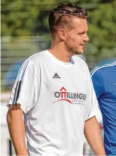  ?? Foto: Simon Bauer ?? Mit breiter Brust nach Untermaxfe­ld: Münsters Spielertra­iner Bernhard Schuster ist bislang mit dem Saisonverl­auf zufrieden.