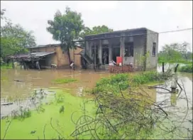  ?? HT PHOTO ?? Rainwater enters a house in Itawa region of Kota division.