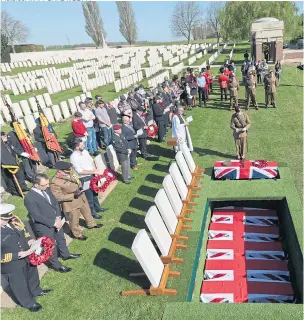  ?? Pictures: MATT CARDY/GETTY ?? The seven First World War soldiers were given a full military funeral yesterday