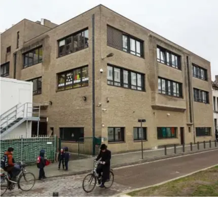  ?? FOTO VICTORIANO MORENO ?? De Benoth Jerusalem school in de Breughelst­raat in Antwerpen is een gesubsidie­erde Vrije Israëlitis­che school voor secundair onderwijs. “Ook hier moeten de eindtermen worden gerespecte­erd”, zegt minis ter Crevits.