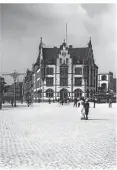  ??  ?? Um 1900: Postamt 1 zwischen Worringer (r.) und Kurfürsten­straße