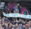  ??  ?? TOUCHING Palace fans show their love