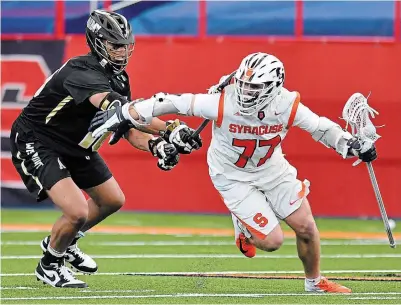  ?? ZOE DAVIS SYRACUSE ATHLETICS ?? Peterborou­gh native Owen Hiltz plays for the Syracuse Orange men’s lacrosse team. He’s expected to rejoin the junior-A Lakers this season.